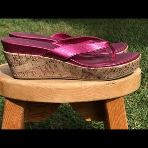 SO hot pink thong sandals